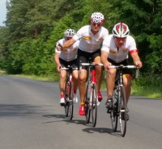 KRĘCĄ KILOMETRY W RAMACH AKCJI „PODRÓŻ DLA INNYCH”