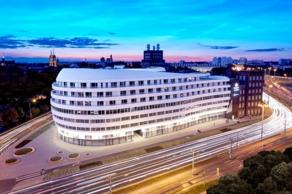 glownekonf_693071199w_580_small Wrocławski hotel jedyny w Polsce z prestiżową nominacją. Zagłosuj!