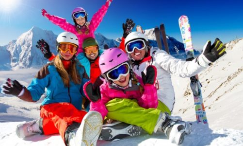 Aktywnie i bezpiecznie – oświetlenie na ferie z rodziną