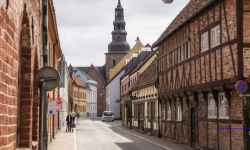 Rekordowa liczba polskich turystów w malowniczym szwedzkim Ystad!