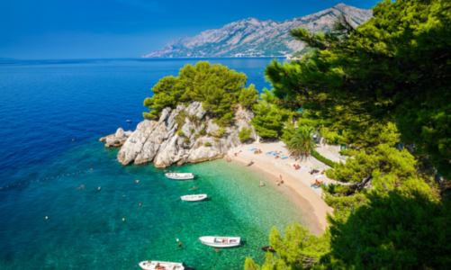 Dokąd na plażę? Chorwacki Zadar z największym wzrostem wyszukiwań na lato 2019