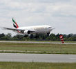 Boeing B777-200 w barwach Emirates wylądował w Warszawie