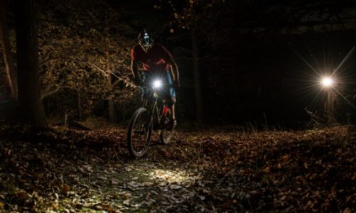 Majówka na rowerze. Z jakim oświetleniem?