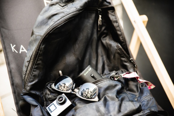 Zagraniczne gniazdka w podróży – jak sobie z nimi poradzić?